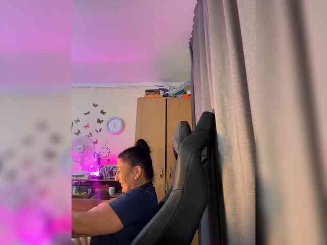 Hotangel75 Live Webcam on BongaCams