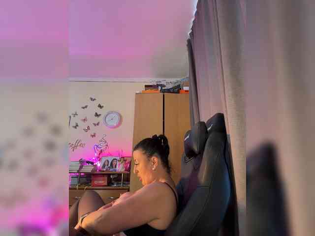 Hotangel75 webcam