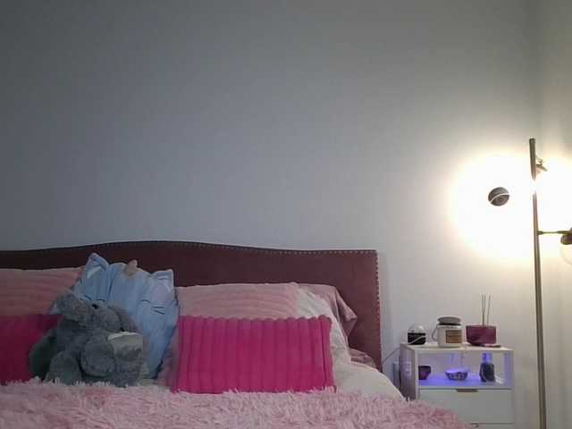 NicoleSarahX's BongaCams show and profile