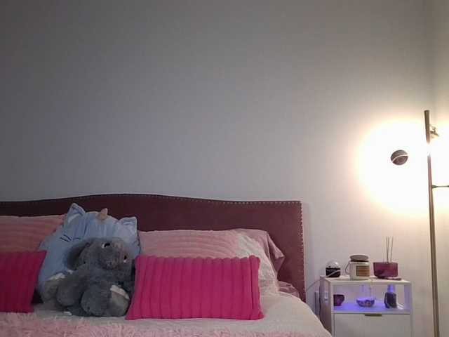 NicoleSarahX's BongaCams show and profile