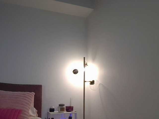 NicoleSarahX's BongaCams show and profile