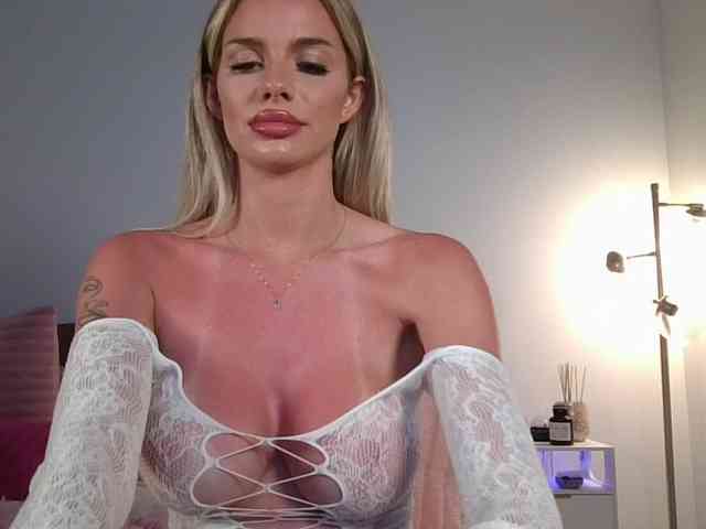 NicoleSarahX webcam