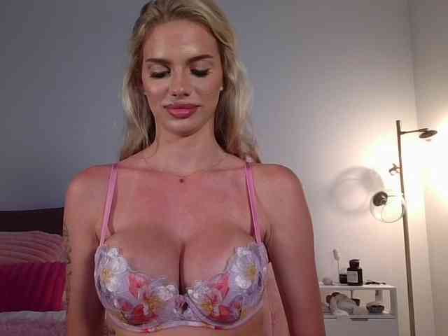 NicoleSarahX