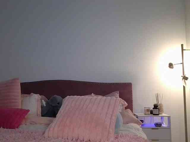 NicoleSarahX webcam