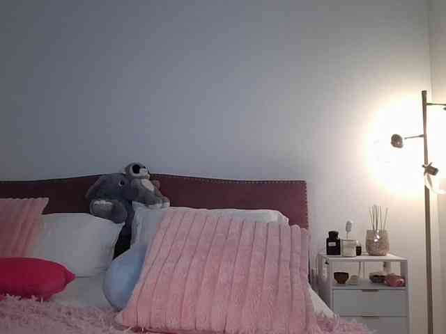 NicoleSarahX webcam