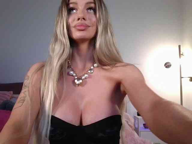 NicoleSarahX Live Webcam on BongaCams