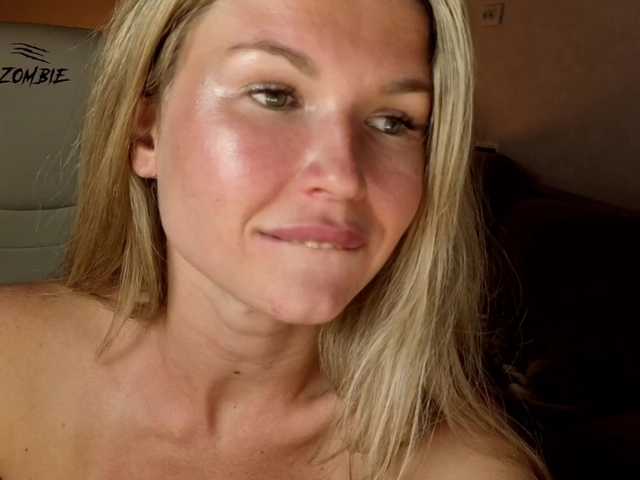 Masha-Masha live cam on BongaCams