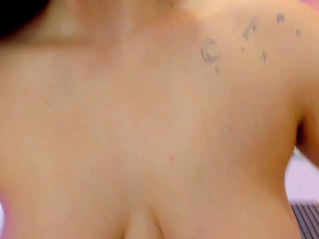 NinnaVous live cam on BongaCams