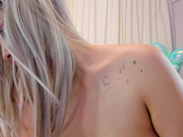 NinnaVous live cam on BongaCams