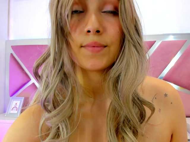 NinnaVous live cam on BongaCams