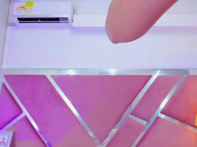 NinnaVous live cam on BongaCams