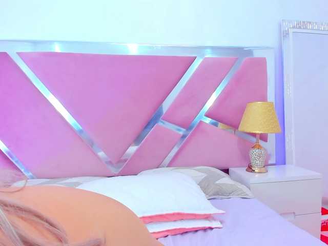 NinnaVous live cam on BongaCams