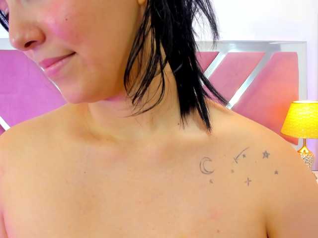 NinnaVous live cam on BongaCams