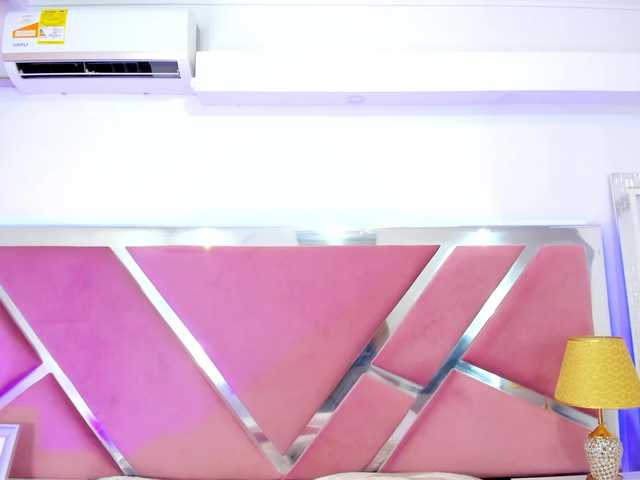 NinnaVous live cam on BongaCams