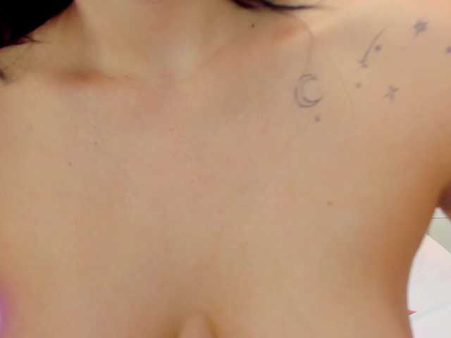 NinnaVous live cam on BongaCams