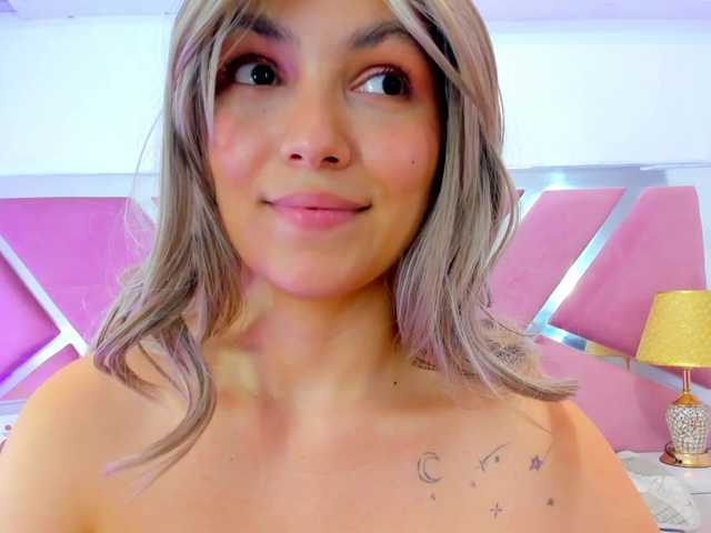 NinnaVous live cam on BongaCams