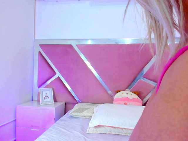 NinnaVous live cam on BongaCams