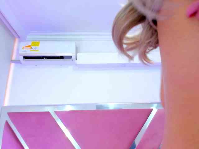 NinnaVous Live Webcam on BongaCams