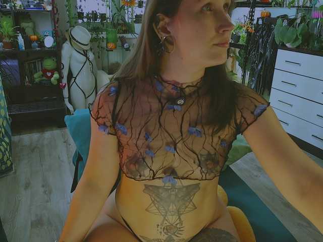 InkButtercup — live female cam