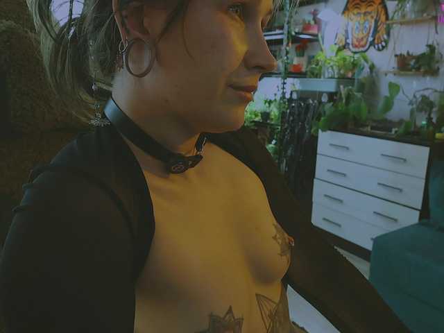 DeadButterfly live cam on BongaCams