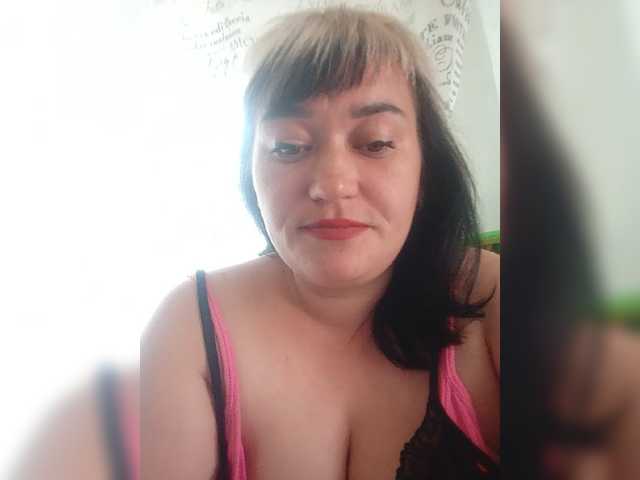 HollyLaBerry live cam on BongaCams