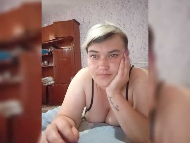 HollyLaBerry live cam on BongaCams