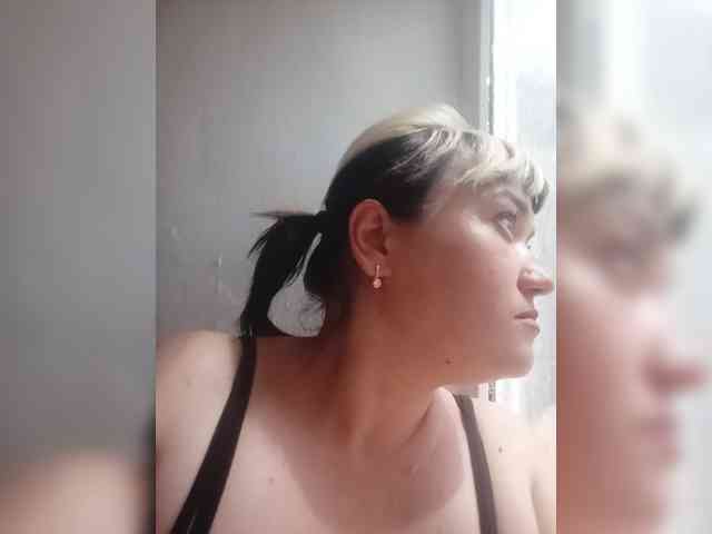 HollyLaBerry webcam