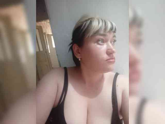 HollyLaBerry webcam