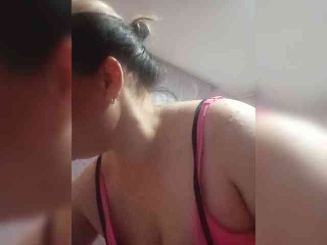 HollyLaBerry webcam