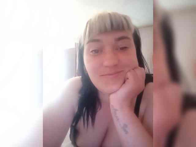 HollyLaBerry webcam
