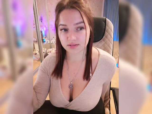 Yulua1285, live now on BongaCams