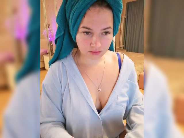 ___Julia___ live cam preview