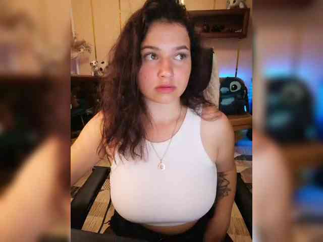JuliaHesperaks webcam