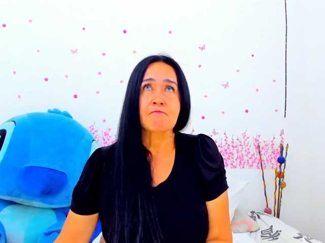 le modèle MariannaCortez est en webcam porno dans un show sur le site bongacams, il possède les tags suivants: Latino/Hispanic,Brunette,Trimmed