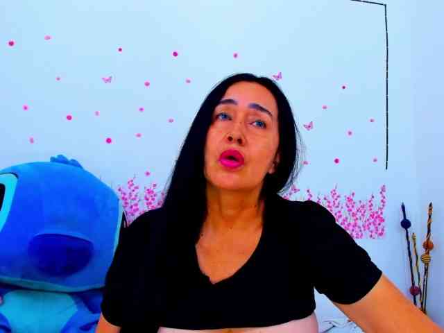 mariannacortez's live room