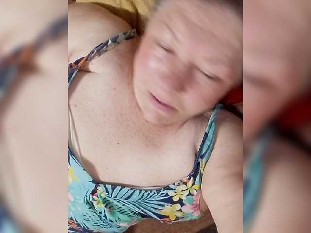 SweetSugar77 live cam on BongaCams