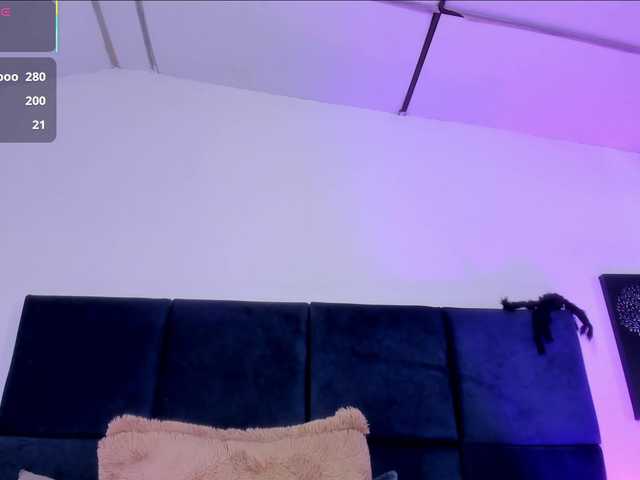 AprilJhonnes live cam on BongaCams