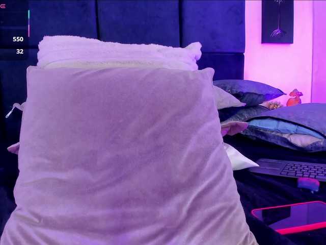 AprilJhonnes live cam on BongaCams
