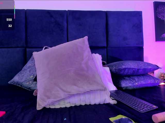 AprilJhonnes live cam on UnifiedCams