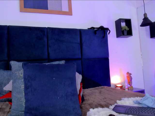 AprilJhonnes live cam on BongaCams