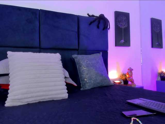 AprilJhonnes live cam on BongaCams