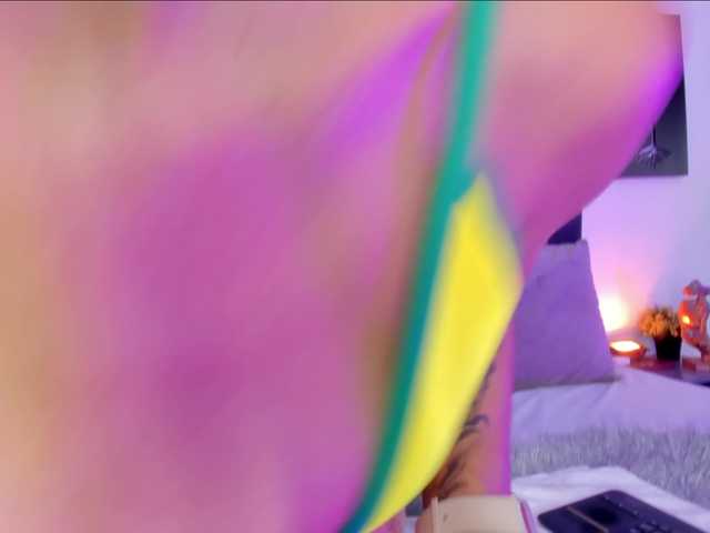 AprilJhonnes live cam on BongaCams