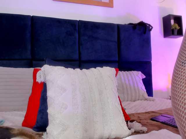 AprilJhonnes live cam on BongaCams
