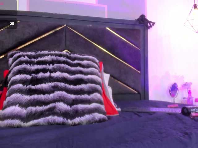 AprilJhonnes live cam on BongaCams