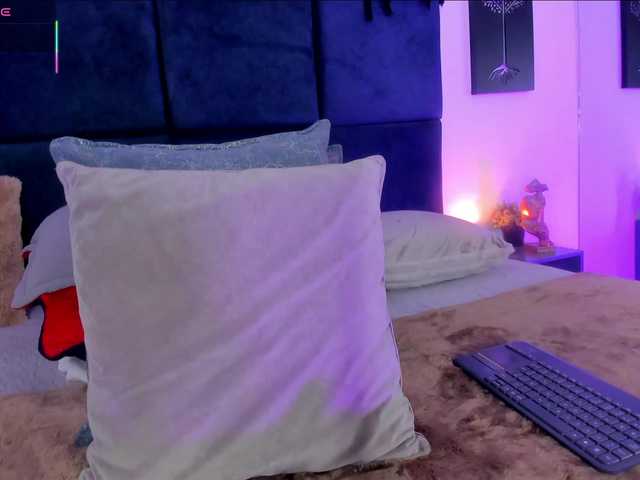 AprilJhonnes live cam on BongaCams
