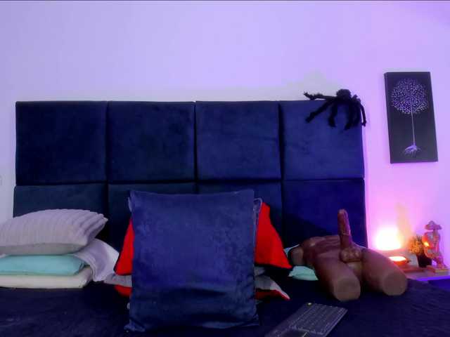 AprilJhonnes live cam preview