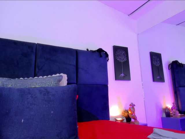 AprilJhonnes live cam preview