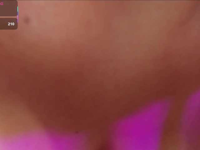 AprilJhonnes live cam on BongaCams