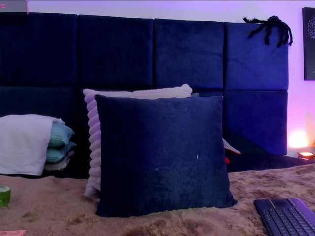 AprilJhonnes live cam on BongaCams