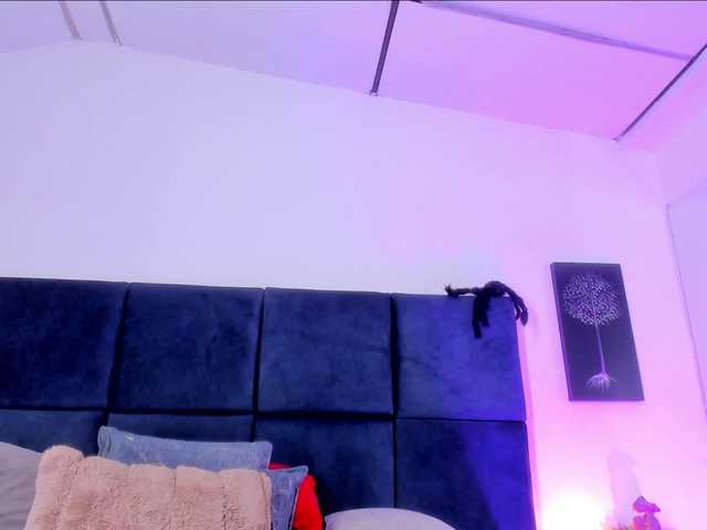 AprilJhonnes live cam